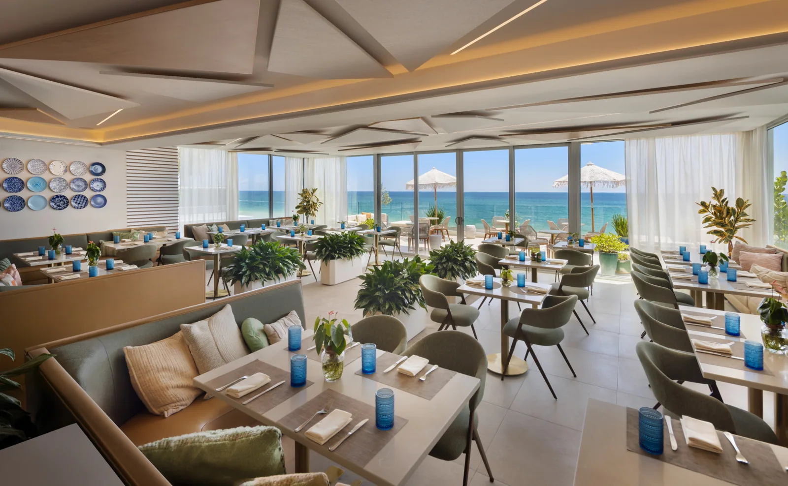 Oceanfront Dining at Kalypso Beach in Miami Beach