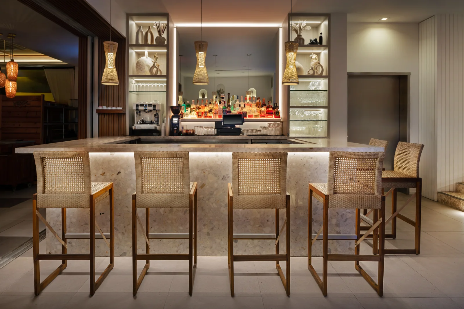 Cocktail Bar at Kalypso Beach in Miami Beach